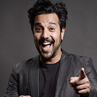 רועי צברי במופע סטנדאפ