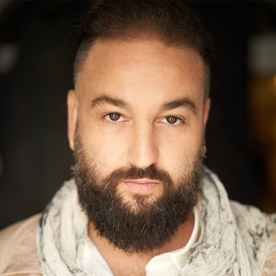 בימים שעוברים עלינו | אביב בכר